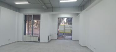 Офисы: Продаю Офис 131 м², С ремонтом, Без мебели, Многоэтажное здание, 1 этаж — 10