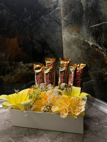 микрозелень баку: Twix qutumuz 🍫💛 S/M/L ölçüləri mövcuddur ✨ _ 📍 Ünvan: Adil İsgəndərov