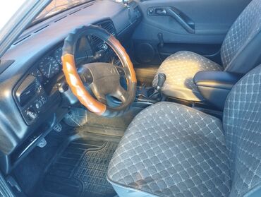 срочно пасат: Volkswagen Passat: 1995 г., 1.8 л, Механика, Бензин, Универсал
