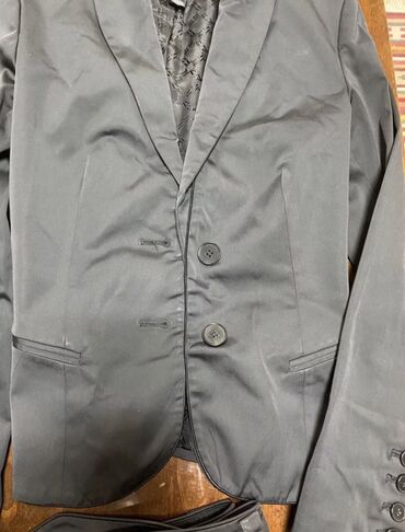 Брючные костюмы: ZARA, MANGO ВЕЩИ Юбка-карандаш, подчеркнет достоинства 500 сом Костюм — 6