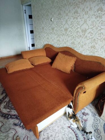 спольный диван: Диван-кровать, цвет - Коричневый, Б/у