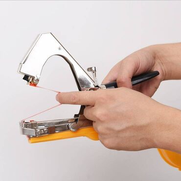 Baštenski alati i oprema: Makaze za vezivanje voca - tapetool. Cena 2700din. Vezačica tapetool — 5