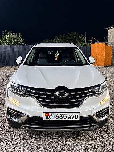 Renault Samsung: Самсунг QM6 (RENAULT Koleos для корейского рынка), белый кроссовер — 1