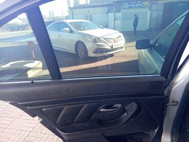 BMW: BMW 5 Series E39 sedan - Kuzov: sedan, gümüşü rəng - Nömrə nişanı: AZ — 5