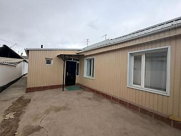 Продажа полдома: Продается дом в г. Нарын, со всеми условиями, с мебелью и с бытовой at lalafo.kg — 10 Продажа полдома: Продается дом в г. Нарын, со всеми условиями, с мебелью и с бытовой — 10