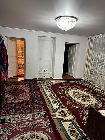 Продажа коттеджей и домов: ПРОДАЕТСЯ ДОМ . Барачного типа. Район базара возле милиции. Вода в — 3