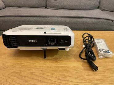 yorgan dosek aliram: Epson VS240 proyektor demek olar islenmiyib Amerikadan alinib Qiymet