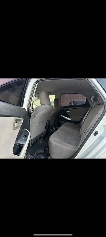 Toyota: Toyota Prius: 2015 г., 1.8 л, Автомат, Гибрид, Седан at lalafo.kg — 10 Toyota: Toyota Prius: 2015 г., 1.8 л, Автомат, Гибрид, Седан — 10