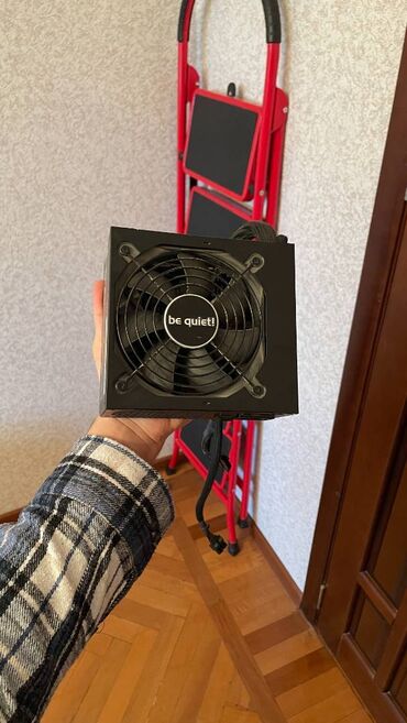 Masaüstü kompüterlər və iş stansiyaları: Qida bloku be quiet!, 700 W