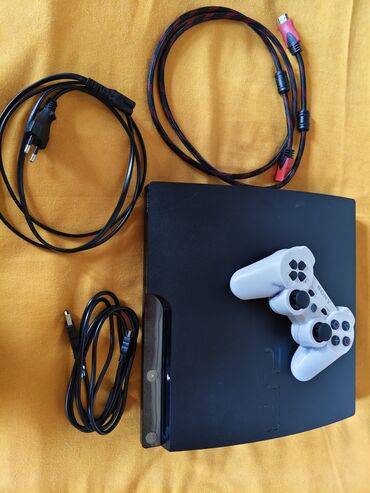 заказать playstation 3: PS3 Slim çox səliqəli işlənib heç bir problemi yoxdur hər tərəfi ideal