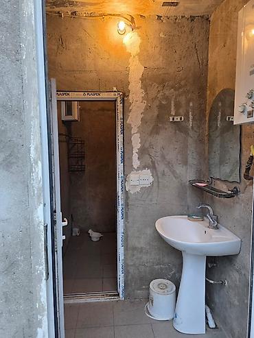 1 комнатная студия: 1 otaqlı studiya tipli mənzil (zirzəmi səviyyəsi) 🏠 Ev kirayə — 6