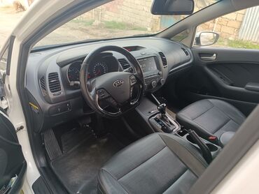 Kia: Kia K3: 1.6 l | 2017 il Sedan — 17