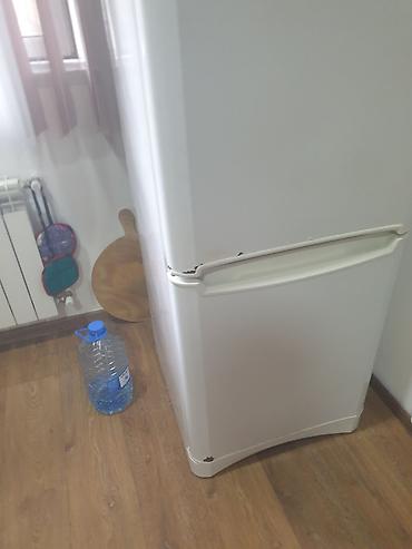 buz m4 hesap: Xarab 2 qapılı Indesit Soyuducu Satılır, rəng - Ağ — 4