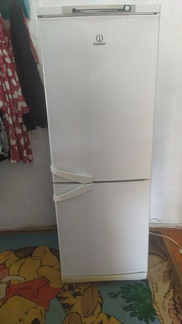 Холодильники: Холодильник Indesit, Б/у, Двухкамерный, De frost (капельный), 60 * 170 * 60