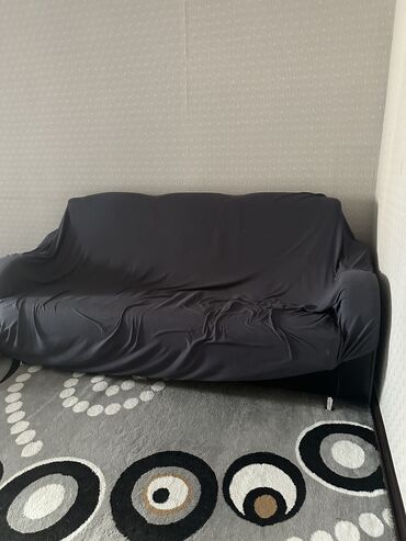 накидка на диван: Диван-кровать, цвет - Серый, Б/у