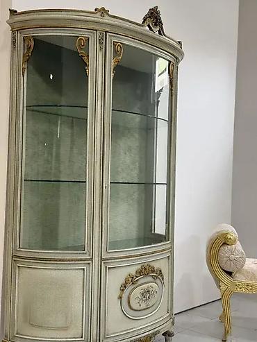 natuzzi komode: Stilska vitrina / kristalijera Venecijanski barok 🪞 Dobro stanje — 3