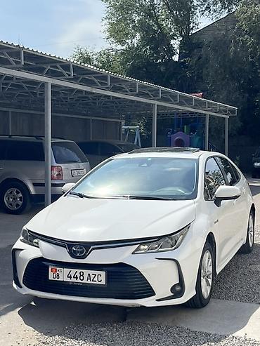 s class 222: Toyota Corolla: 2019 г., 1.8 л, Вариатор, Гибрид, Седан — 1