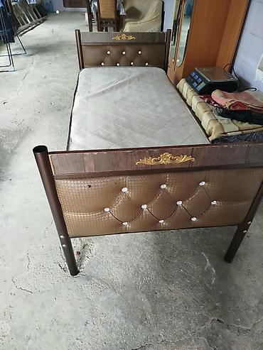 matras demiri: İkimərtəbəli dəmir çarpayı satılır. Model həm bunk bed kimi, həm də — 6