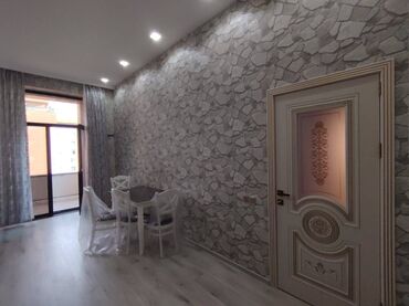 Uzunmüddətli kirayə mənzillər: Nəsimi rayonu, 28 May metrosuna yaxın, 16 mərtəbəli binanın 13-cü — 3