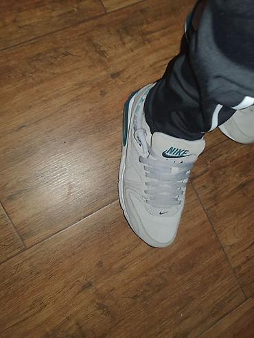 Patike: Nike Air br 39.Nosene ali mogu još dugo da se nose.Tragovi korišćenja — 7