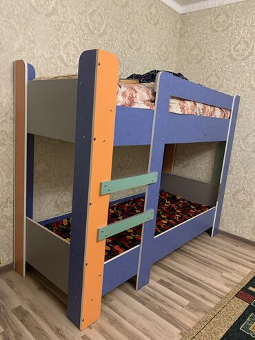 двухярустные кровати: Детская двухярустная кровать
с матрасом
 Длина 2м4 см
Ширина 83 см