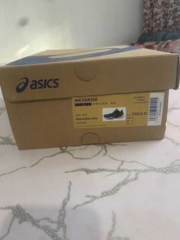 Бутсы: Asics METARISE BLUE 37размер одевал 5/7 раз состояние новое !!