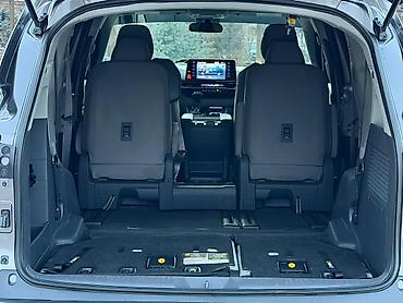 Toyota: Toyota Sienna: 2021 г., 2.5 л, Гибрид, Минивэн — 24