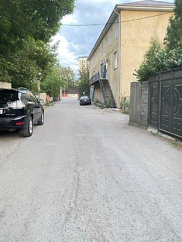 Дома: ‼️Полдома ждёт своего хозяина‼️ 🧭 Жибек жолу/Атбашинская 📌Участок 2,8 — 9