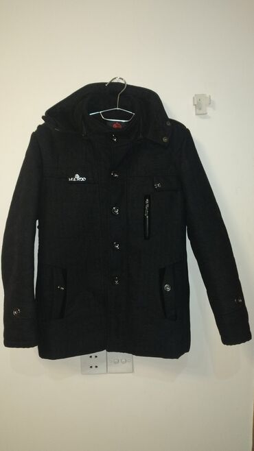 пальто: Kişi paltosu 
S razmer.70 m alınıb.
35 m satılır
