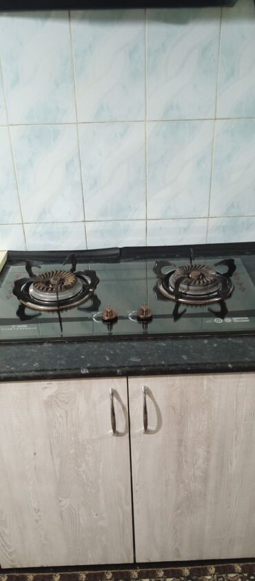 Кухонные гарнитуры: Кухонный гарнитур, вместе со встроенной стеклянной варочной — 7