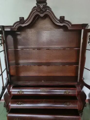 Stilske vitrine: Vitrina u odlicnom stanju. Visina 230cm Dubin45cm Sirina 210cm — 2