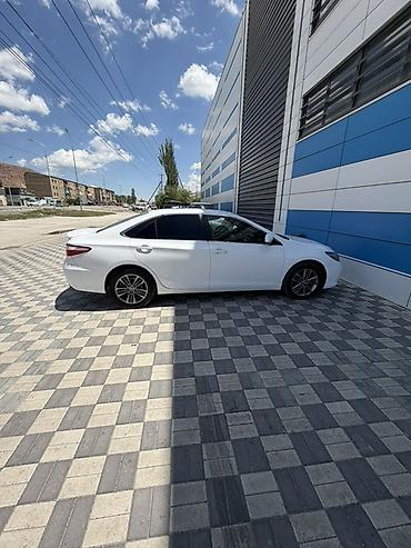 corolla 2016: Toyota Camry: 2016 г., Седан — 6