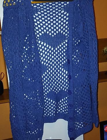 Donji deo: Ženske trenerke i haljina – set različitih komada 1) Crne sportske — 10