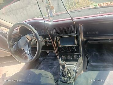 Audi: Audi 80: 1990 г., Седан — 14