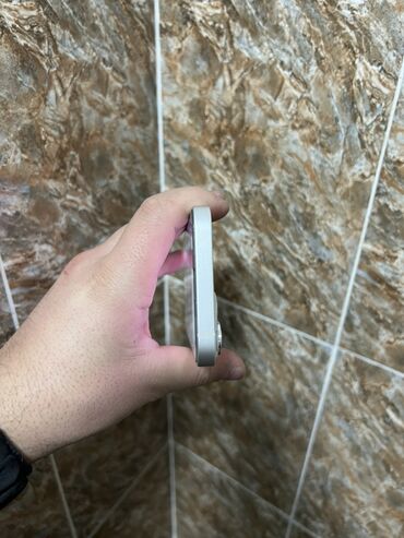 Apple iPhone: IPhone 13, Б/у, 128 ГБ, Старлайт, 78 % — 7