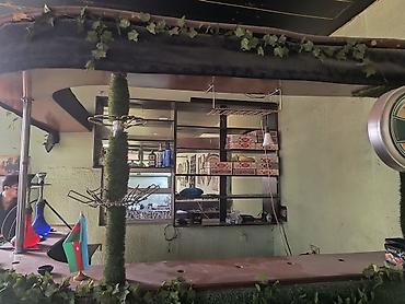 kosk: Kafe/bar üçün köşə tipli minibar stendi və rəflər dəsti Təcili — 2