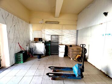 Anbar və emalatxanalar: Nərimanov rayonu, “Baksol” yolunda, “Ziya Bünyadov” prospektinə yaxın — 14