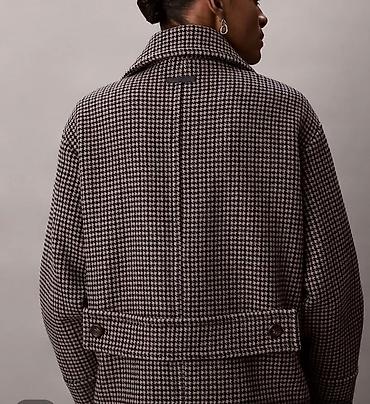 юбка calvin klein: Двубортное укороченное пальто/жакет в классическую «гусиную лапку» — 2