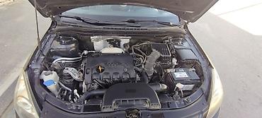 i30: Hyundai i30 hatchback – qara rəng, AZ nömrə nişanı 77-SC-848. Şəhər — 10