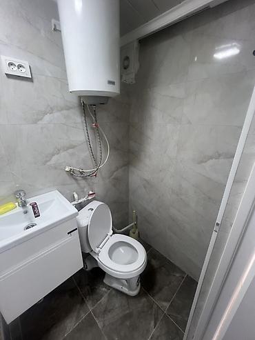 Продажа коттеджей и домов: 🏡 **Продается дом барачного типа с новым ремонтом в Бишкеке!** 📐 — 12
