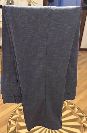 Kişi geyimləri: Kişi kostyumu – 2 parça (pencək və şalvar) Heç geyinilməyib.Slim fit — 3