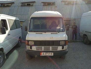 бус сапог грузовой в бишкеке в Кыргызстан | Грузовики: Mercedes-Benz Sprinter: 2.3 л | 1995 г. | Бус