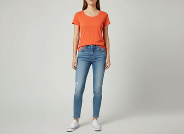 t shirty store: Women`s T-shirt, size S