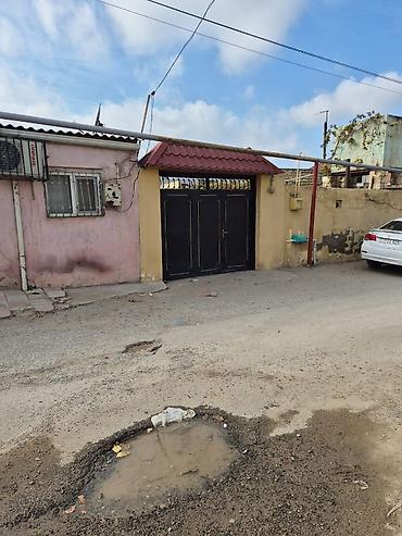 Həyət evləri və villaların satışı: Həyət evi satılır/ Xüsusiyyətlər: - Kürsülü, monolit-fundamentli — 3