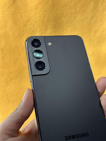 Samsung: Samsung Galaxy S22, Б/у, 256 ГБ, цвет - Черный, В рассрочку, 2 SIM — 1