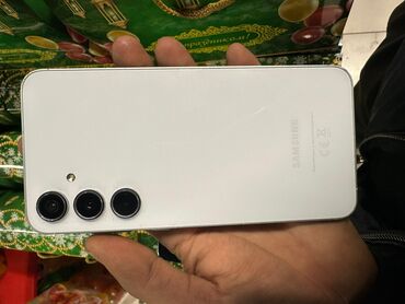 Samsung: Samsung Galaxy A55, Б/у, 128 ГБ, цвет - Белый, 2 SIM — 1
