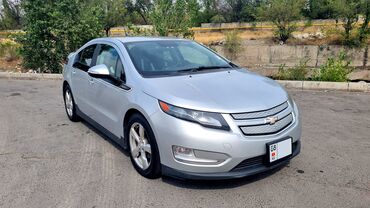зарядка на авто: Chevrolet Volt: 2013 г., 1.4 л, Вариатор, Гибрид