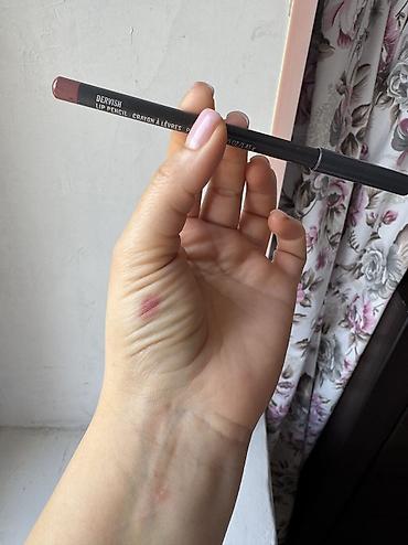 Mac dervısh dodaq qelemı,cehrayı ve seftelı tonlarındadı, tezedı