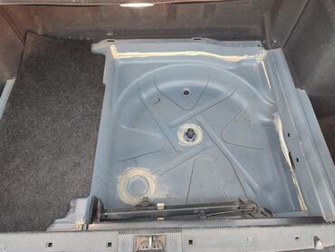 Mercedes-Benz: Mercedes-Benz E 320: 3.2 l | 2000 il Sedan — 8