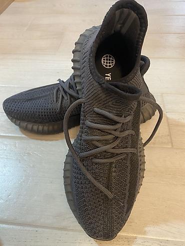 nike comand: Patike YEEZY– crne sportske/urbane sa pletenim gornjištem Broj 45 — 1